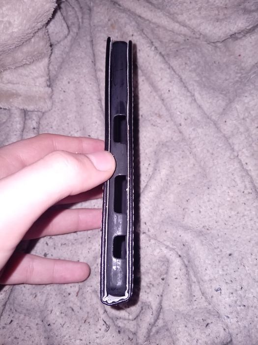 Etui na telefon.