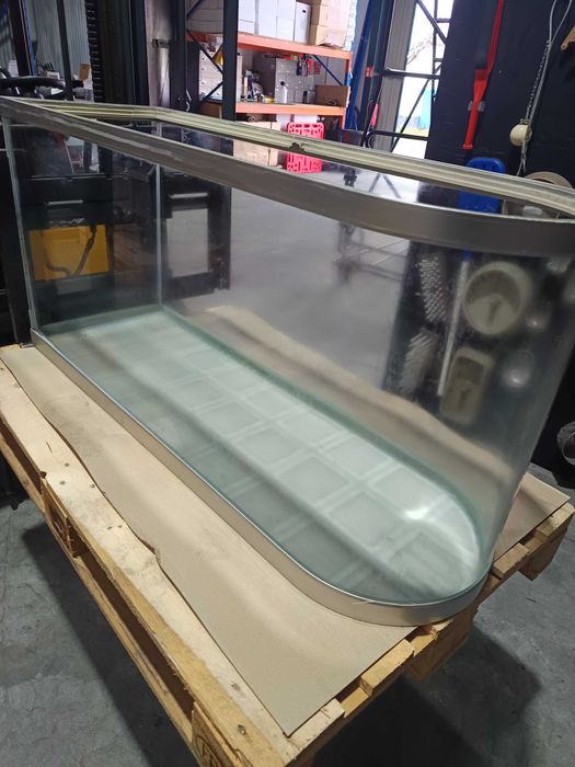 Aquário rectangular e curvo