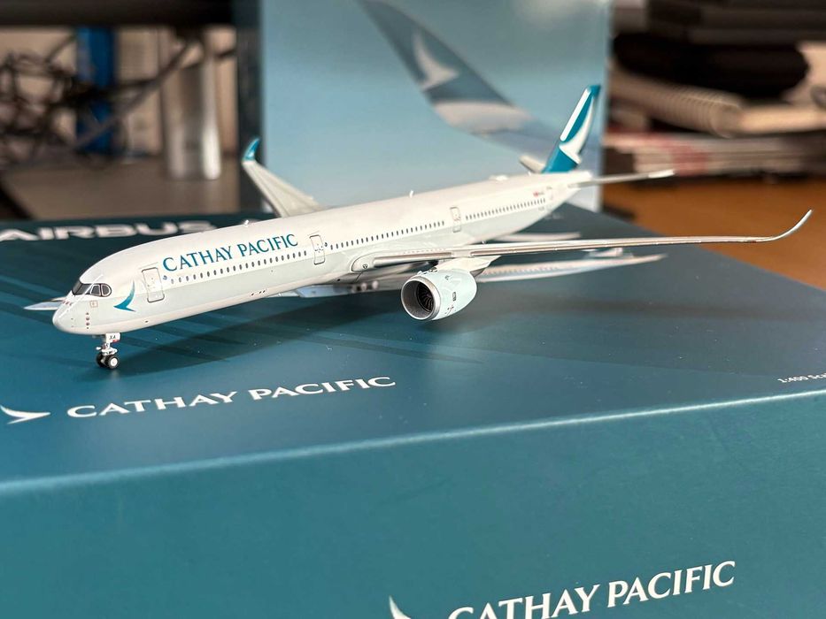 Miniatura Cathay Pacific Airbus A350