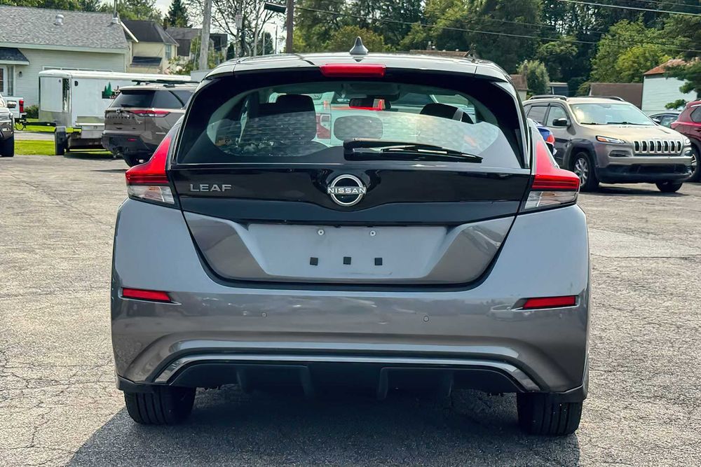 Nissan LEAF S      2023
