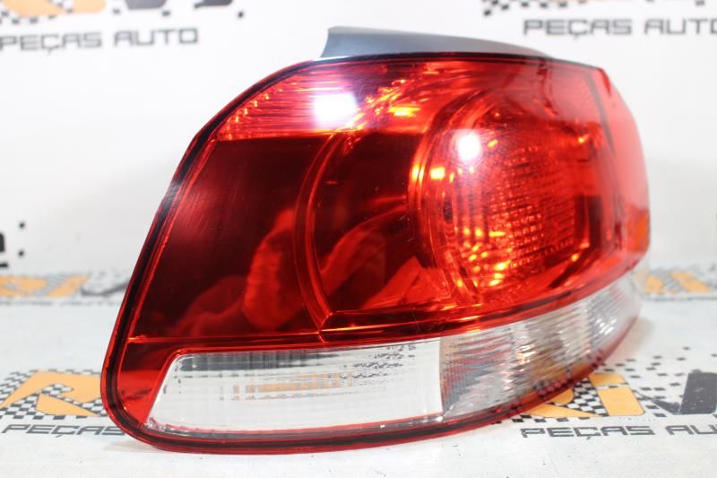 Farolim esquerdo VOLKSWAGEN Golf VI (5K1)