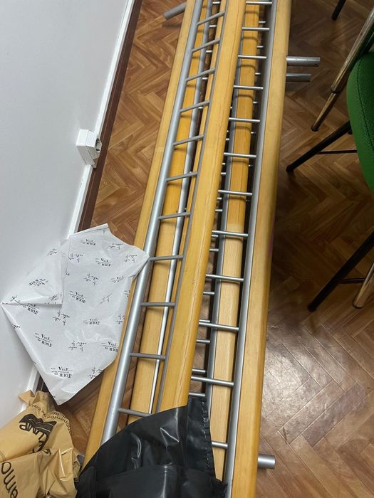 Expositor com parteleiros