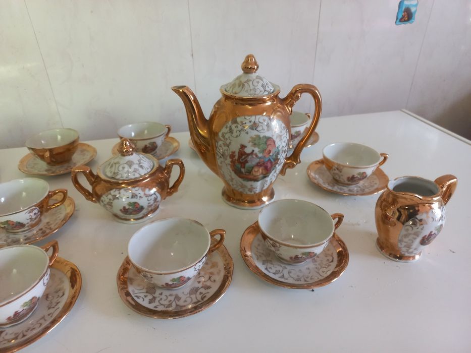 Продам кофейний сервиз  мадонна 12 персон