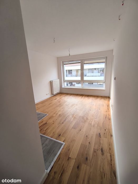 Jasne 2 pokojowe mieszkanie z balkonem