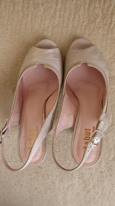 Sandały szpilki pantofle skórzane piękne perłowe beż złoto EKSBUT r.38