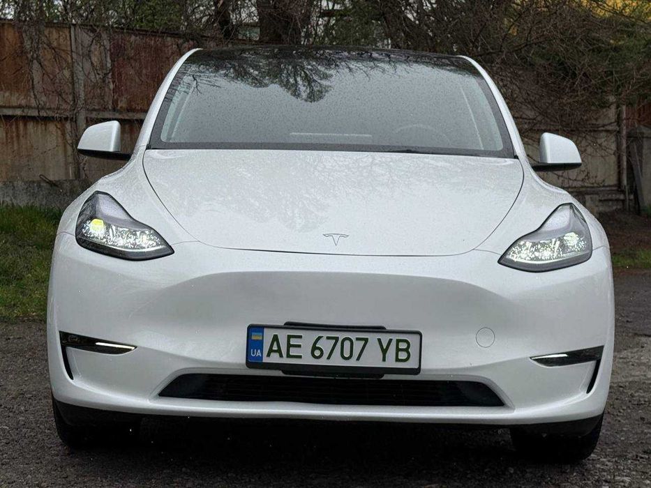 Tesla Model Y 2023 ціла автівка 82 кВт Dual Motors
