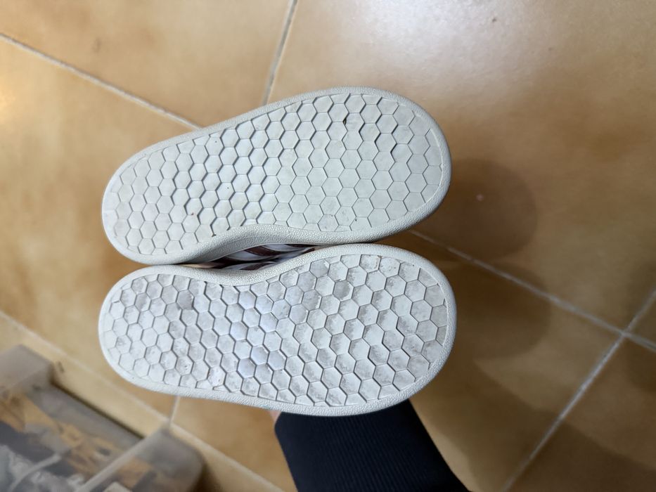 Adidas de Menina em excelente estado