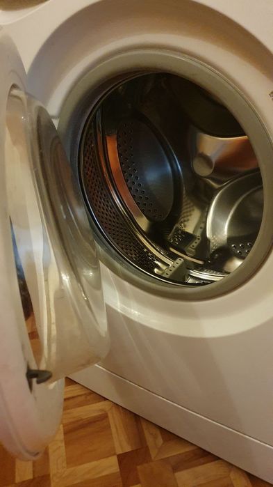 Продам пральну машину Indesit WIUN 100