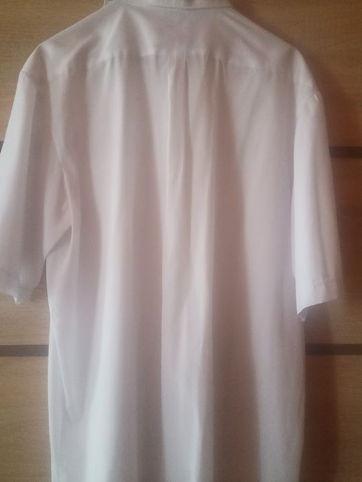 Sprzedam koszulę białą krótki rękaw.