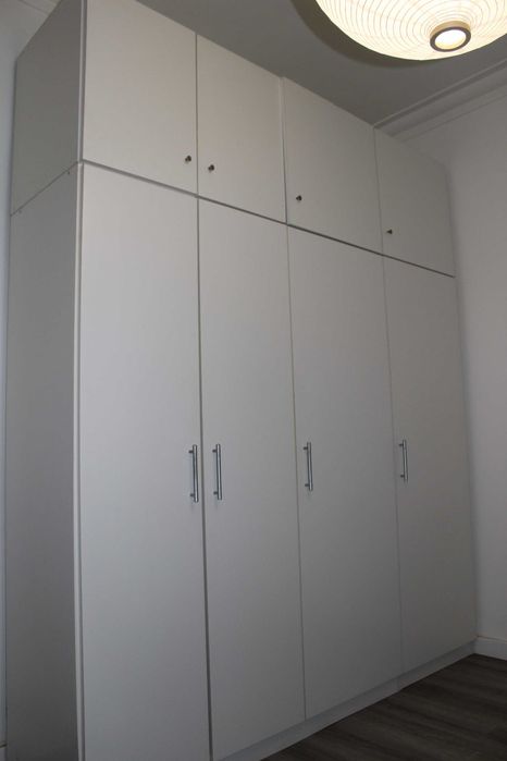 Roupeiro branco moderno