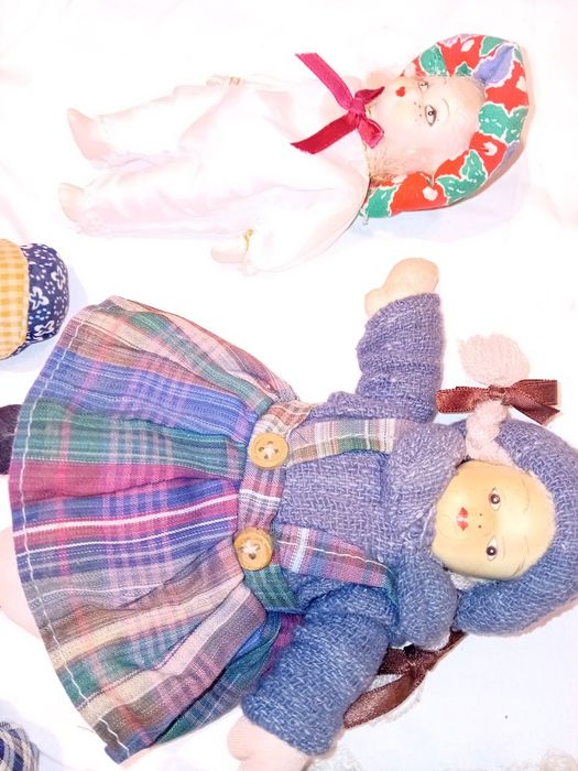 Conjunto de 6 Bonecas Antigas em Porcelana