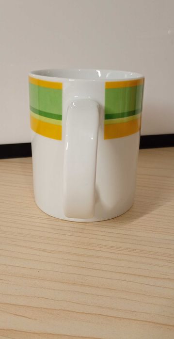 Stary kubek ceramiczny ,,Sinki" biały z pasem zielonym/żółtym/, 320 ml