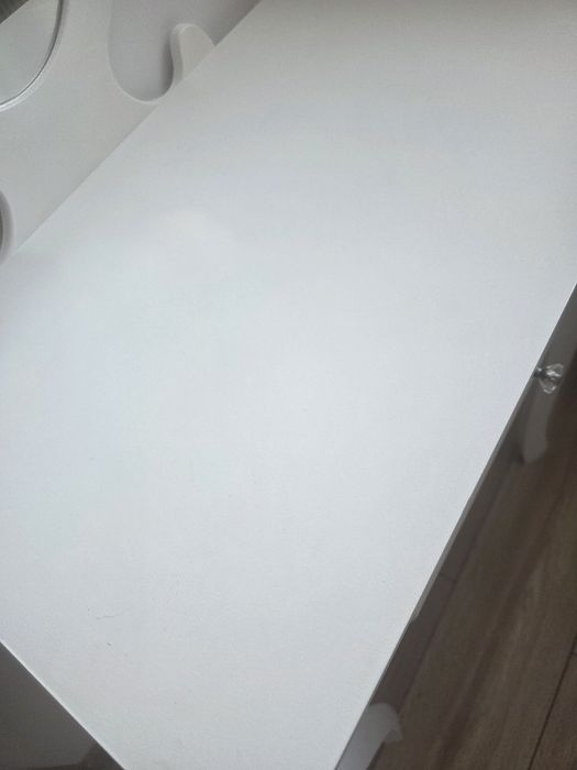 Toaletka biała z lustrem