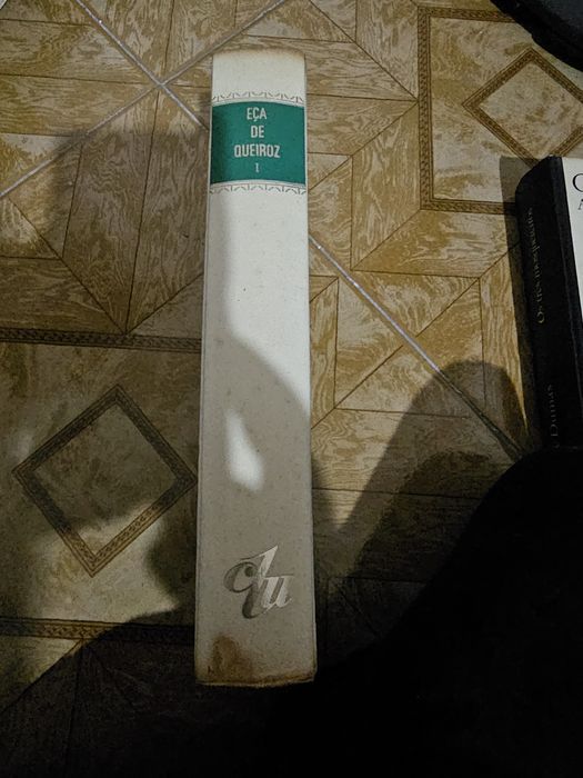 O Crime do Padre Amaro - Eça de Queiróz - Capa Dura