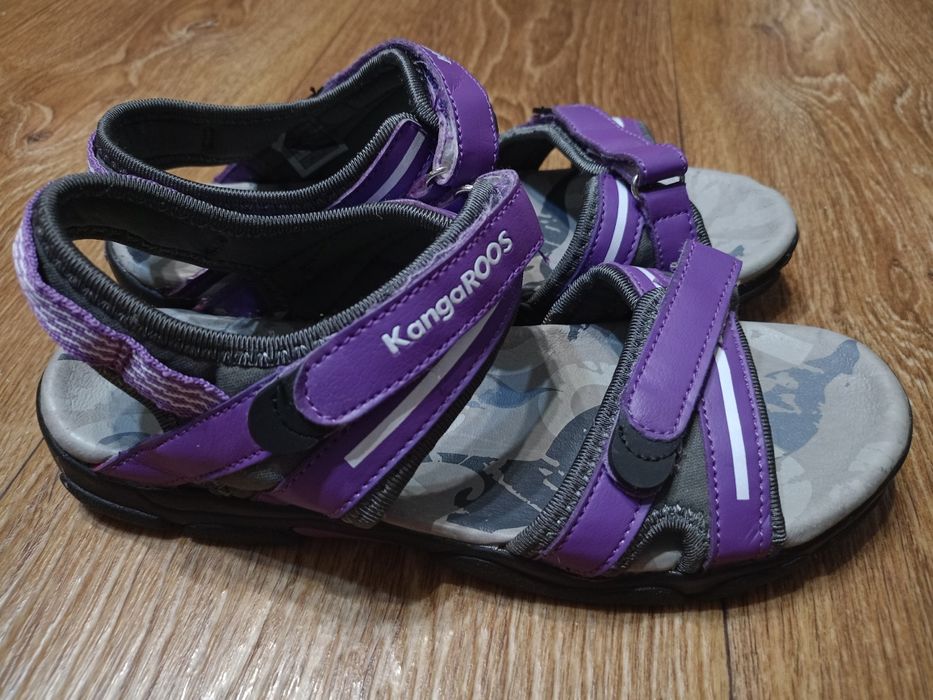 Босоніжки для дівчинки Kangaroos