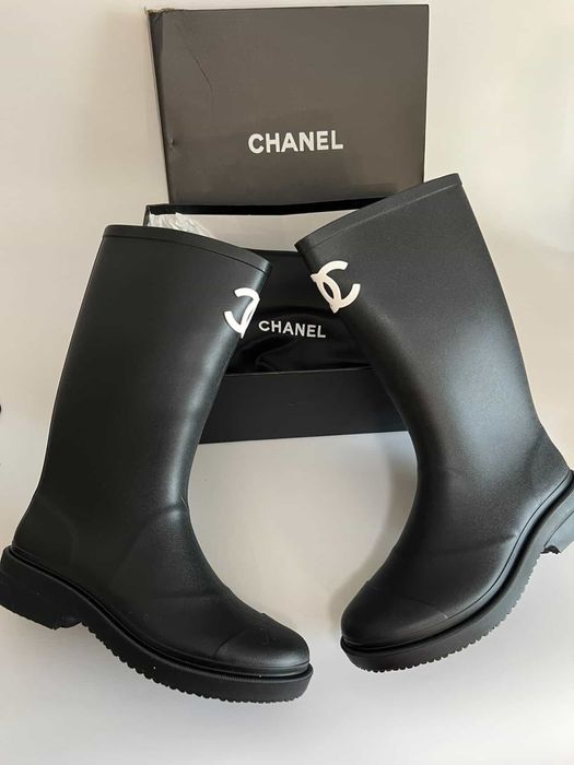 Резинові чоботи від Chanel