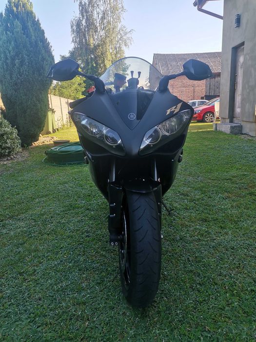 Motocykl Yamaha R1 Rn19 2008