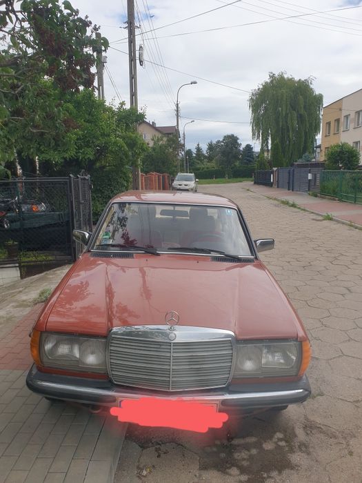 Mercedes-Benz W123 2.4D