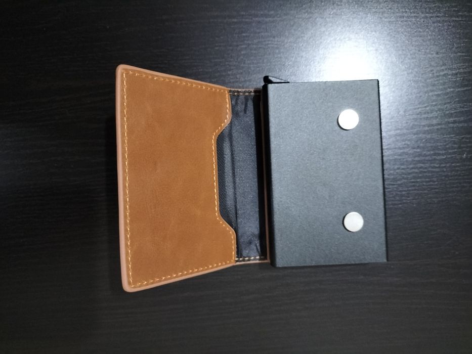 Porta cartões RFID em pele castanho camel