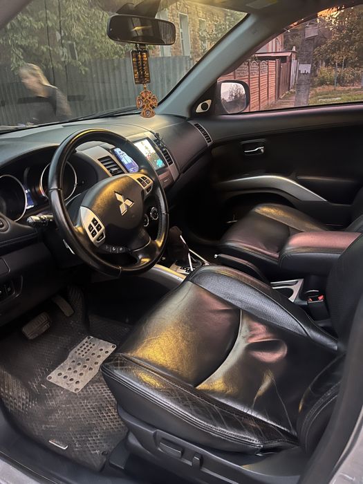 Аутлендер 2.2 дизель автомат