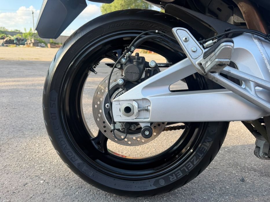 Продам мотоцикл SUZUKI GSR 600 A