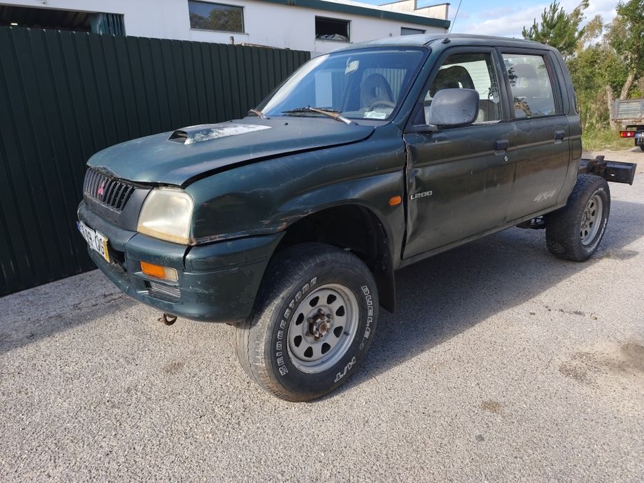 Mitsubishi L200 4x4 cabine dupla ano 2000