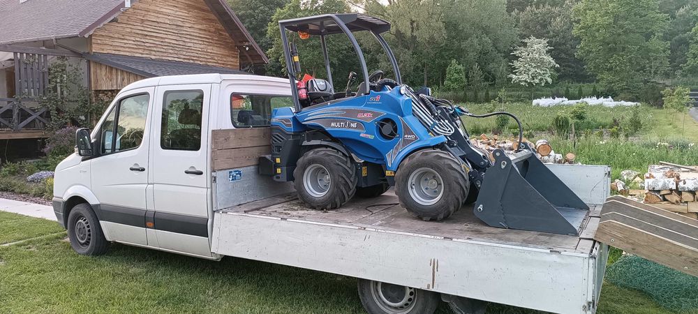 usługi mini ładowarką  Multione , rozwożenie ziemi, niwelacja terenu