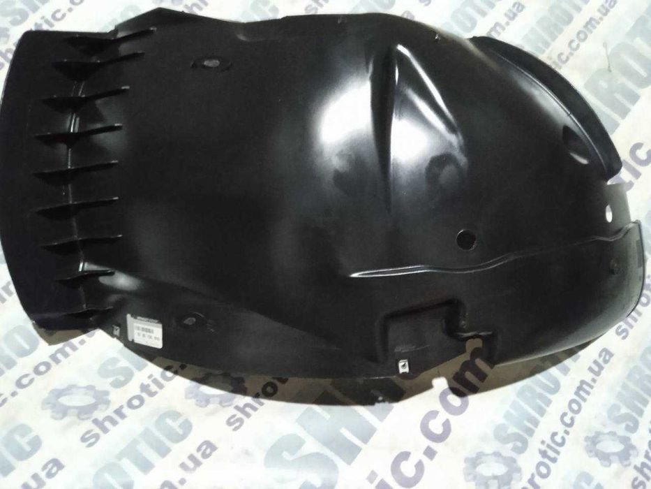 Підкрилки передні трафик 06- (Оригінал) - 8200508349