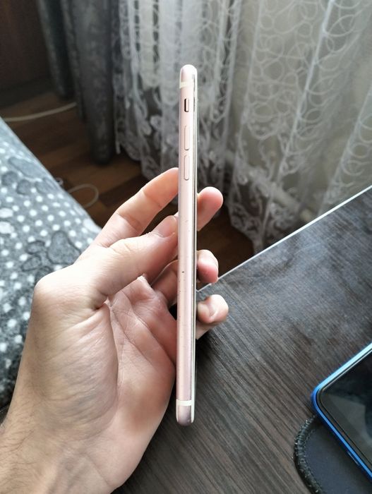 Продам iPhone 7 plus в белом цвете