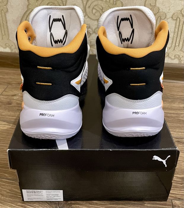 Кросівки PUMA Playmaker Pro Mid Block Party