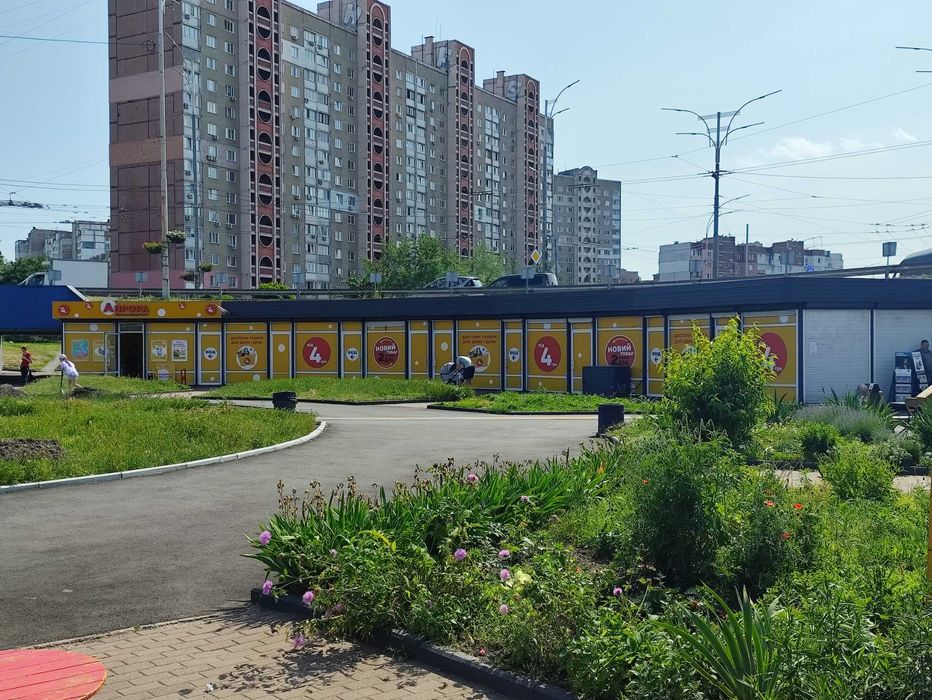 Оренда МАФ 12 м.кв. на перехресті пр.Червоної Калини та вул.Р. Рейгана