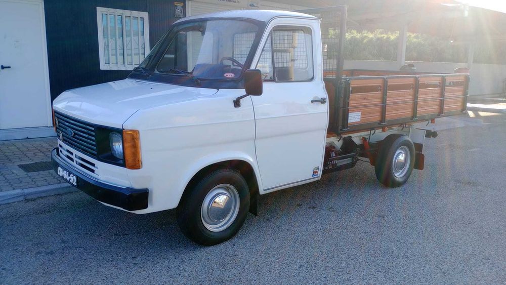 Ford Transit (1982) com Certificado de Interesse Histórico