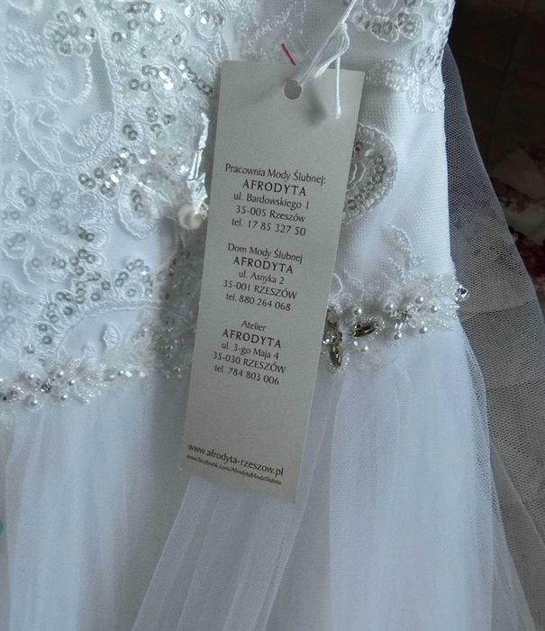 Sprzedam nową suknie ślubną