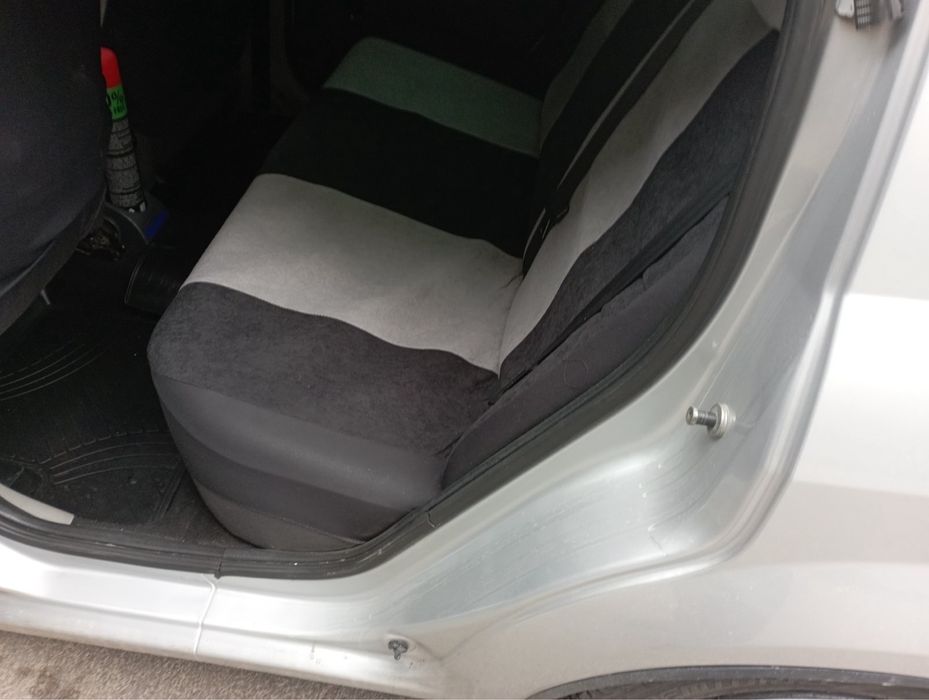 Продам Dacia Logan 1.6