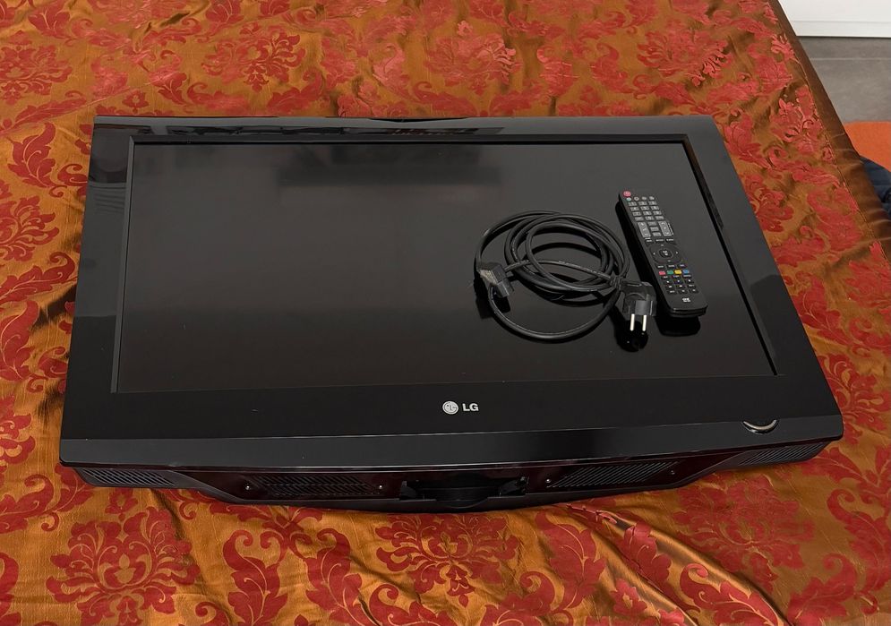 Televisão LG 32" LCD – Modelo 32LG2100-ZA + Comando