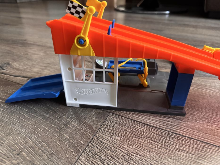 Hot Wheels Хотвілс трек, станція тех. обслуговування