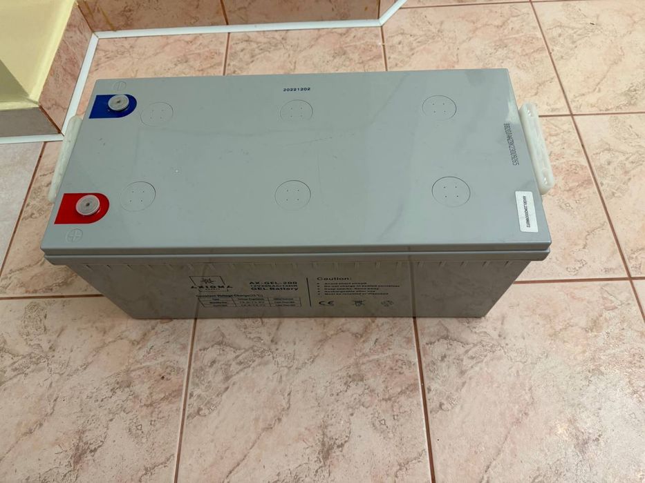 Акумулятор Гелевий Axioma energy 13.8 V залишок ємност і