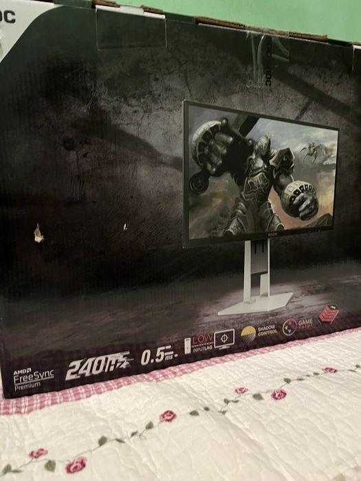 AGON 24,5 TN PANEL 240HZ 0,5ms