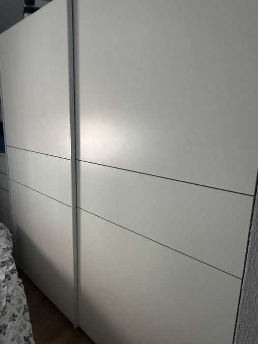 Cama e Guarda -Roupa