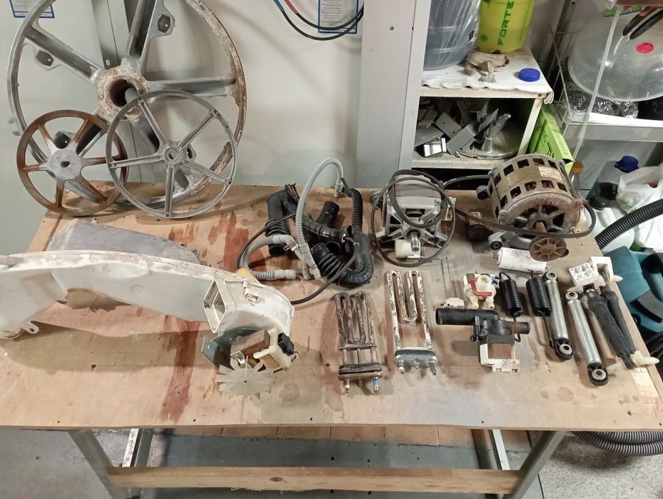 Єлектро Двиготеля ,Запчастини к стерильним машин,.