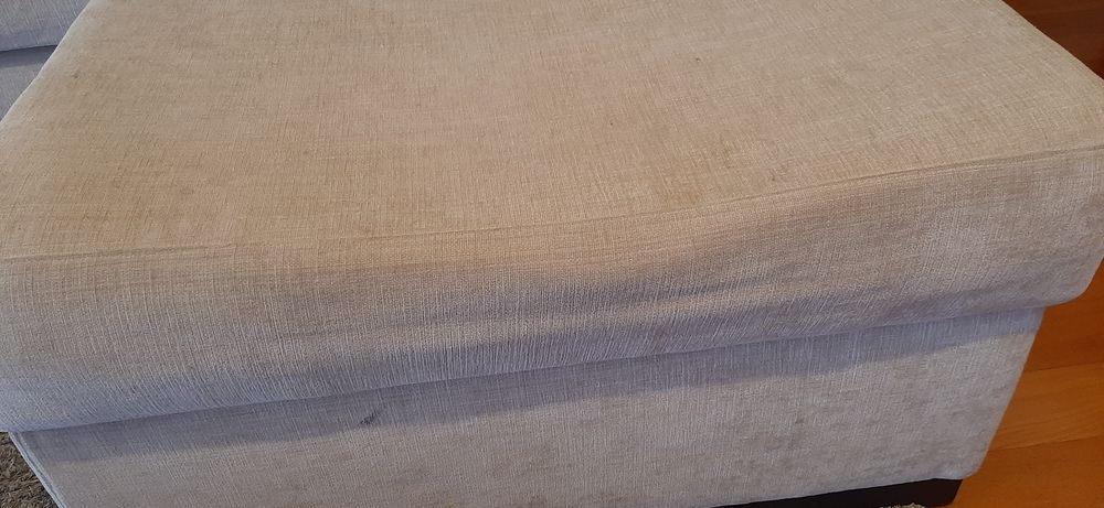 Sofá com chaise longue e cama extra