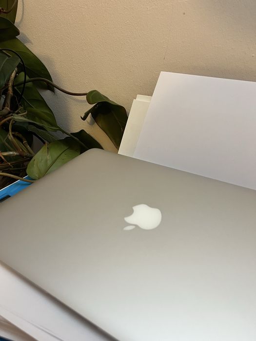 MacBook Air 13” (2017) apple