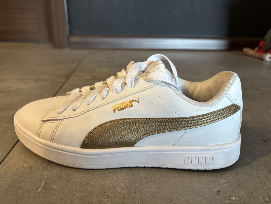 Buty pumy kolor zloty