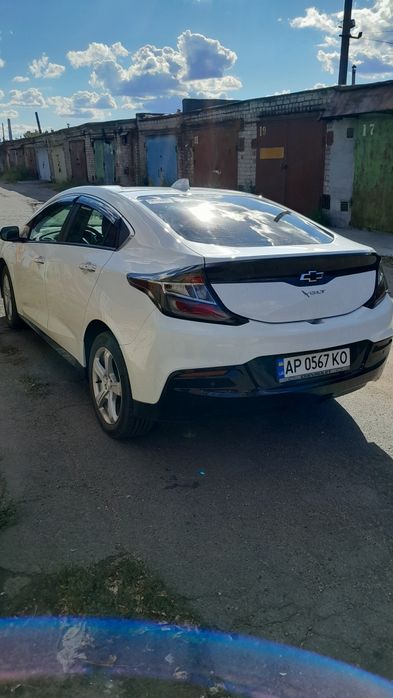 Шевроле вольт гибрид.