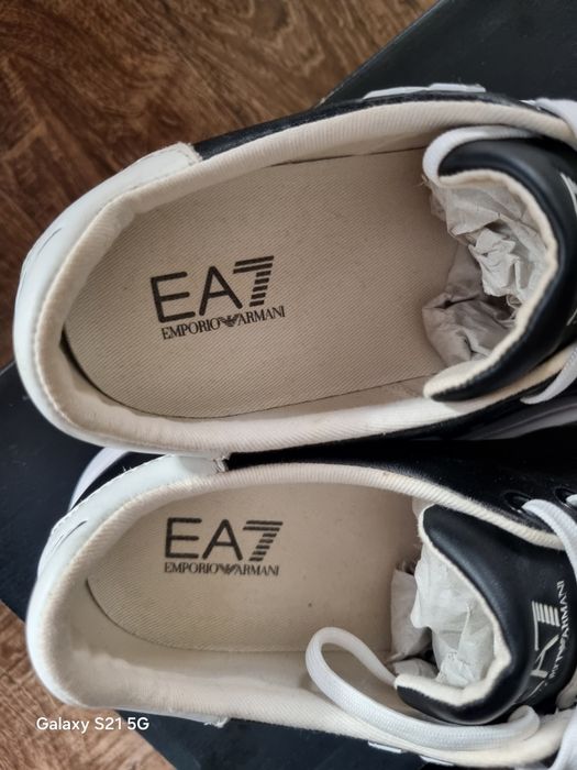 Emporio Armani- sneakersy skórzane. Rozmiar 36. Unisex