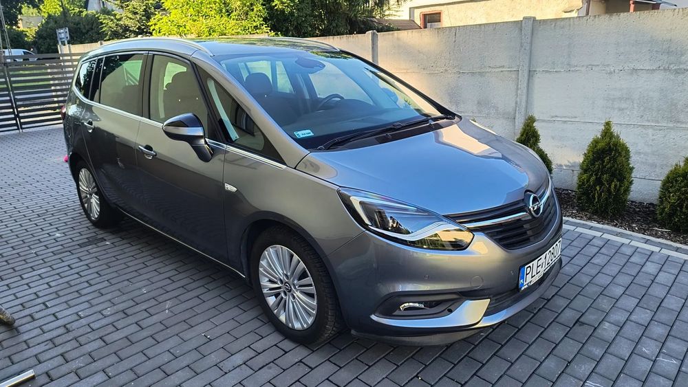 Opel Zafira Stan idealny, nowy akumulator, Swiece żarowe, kompletny rozrząd,