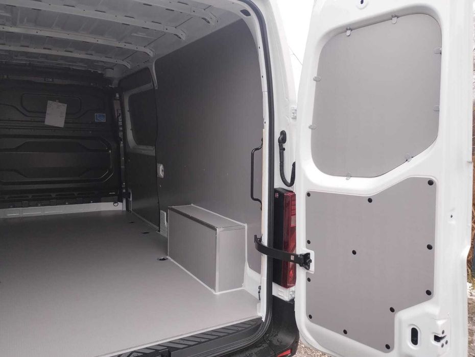 Renault Master L3H2 --- Profesjonalne zabudowy aut dostawczych PREMIUM