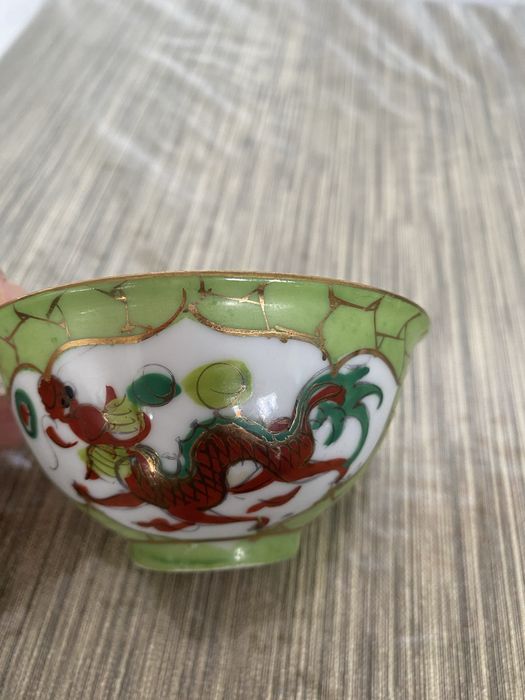 Taça de porcelana chines antigo