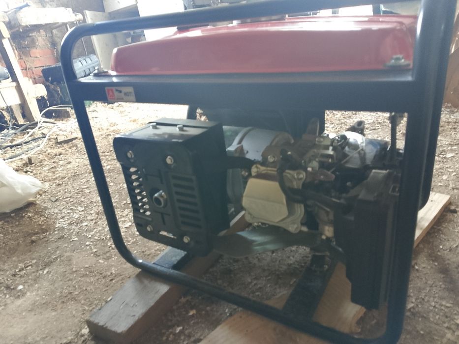 Генератор Hecht GG 3000(Чехія,)