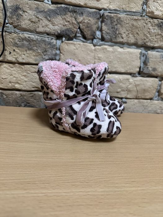 Угги на девочку 6-9 мес